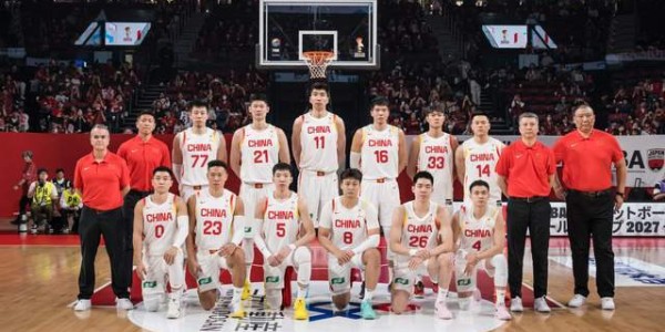 央视直播！16点，对阵中国台北，男篮12人名单没变，裁判是他们仨